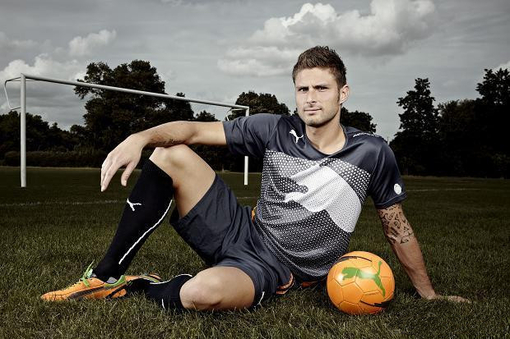 汉堡vs斯图加特：洛孔加、卢卡-武什科维奇首发，努贝尔、达希勒出战（汉堡迎战斯图加特：洛孔加、卢卡-武什科维奇先发，努贝尔、达希勒登场）