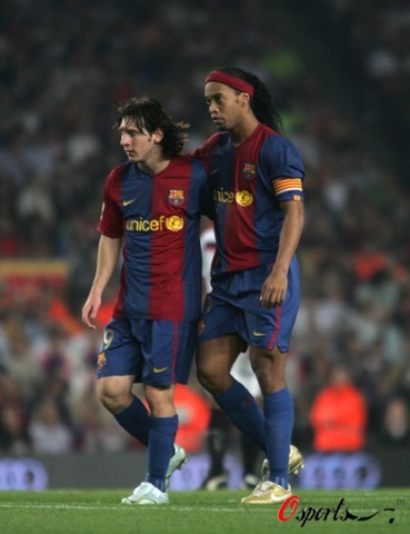 威少21分11助攻约基奇44分13篮板 国王绝地反击终结八连败（国王上演逆袭止住八连败，威少21+11、约基奇44+13）