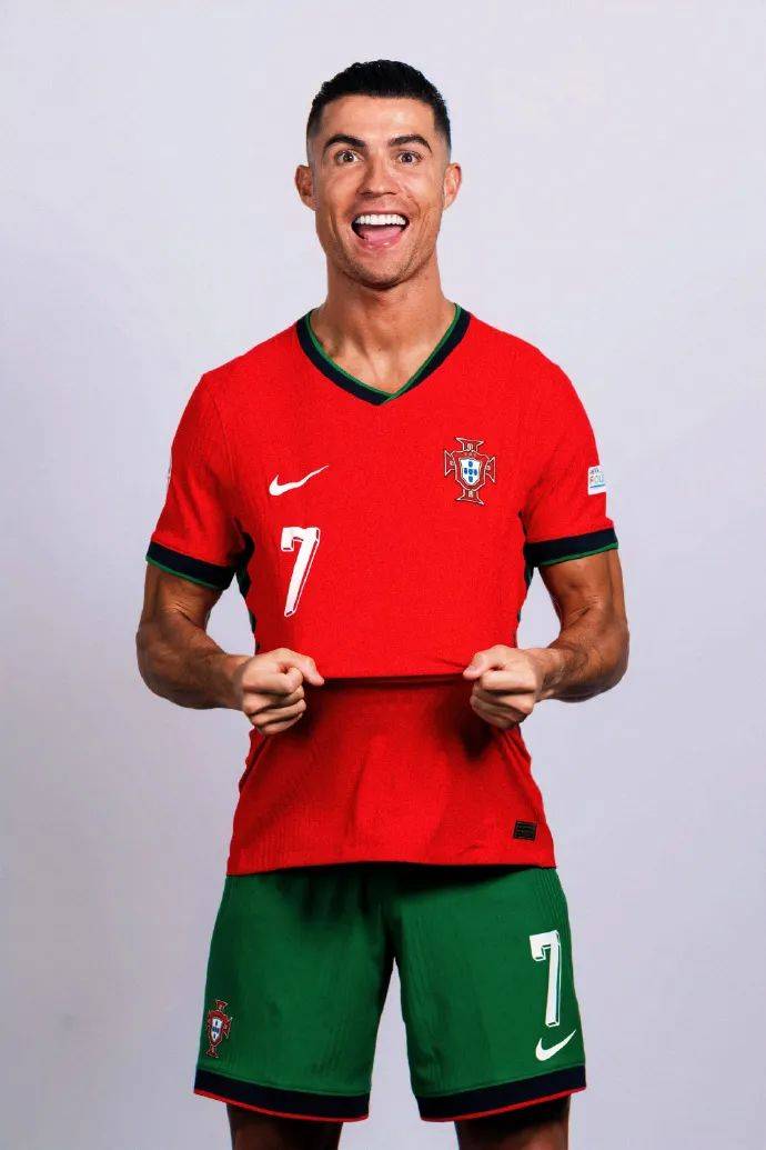 客战多特蒙德贡献帽子戏法+绝平，昂达夫当选全场最佳球员