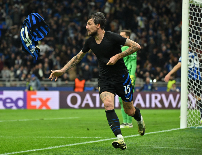 足坛17位亿欧先生分布：英超西甲各7人领跑 意甲...（足坛17位转会费过亿欧球星分布：英超、西甲各7人领跑，意甲紧随其后）