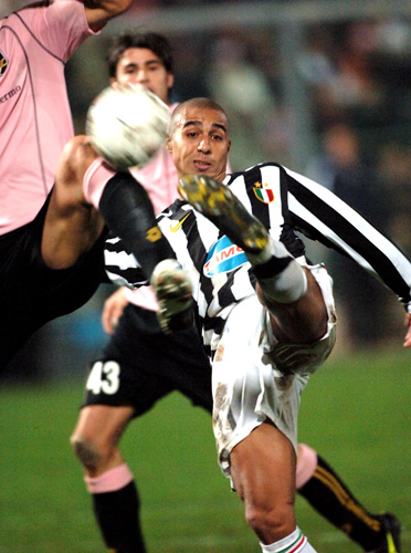 马赛利用定位球取得胜利（定位球成关键，马赛全取三分）