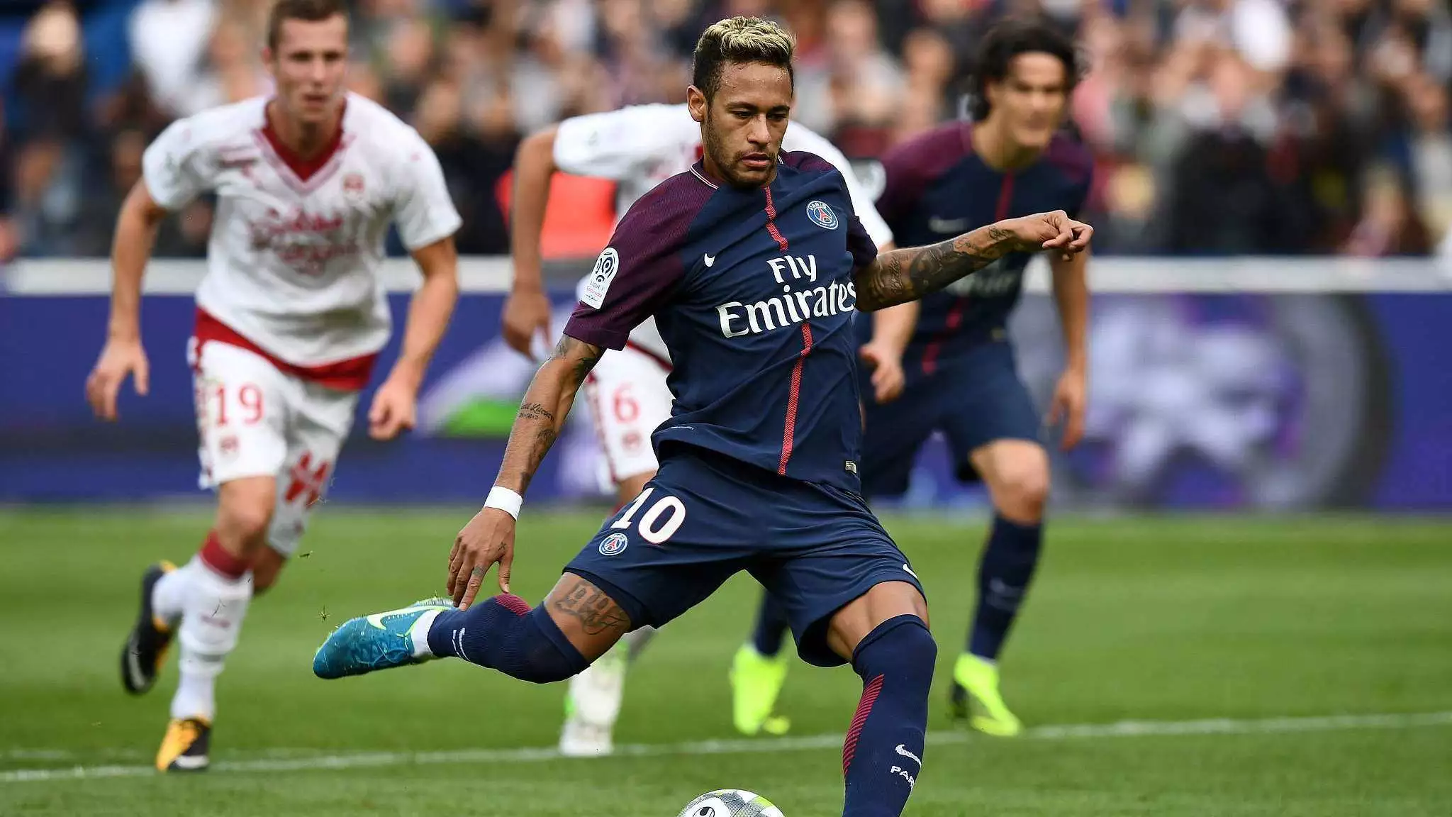 官方：恰尔汗奥卢手腕受伤退出土耳其大名单，不会出战西班牙（官方：手腕受伤，恰尔汗奥卢退出土耳其大名单，缺席战西班牙）