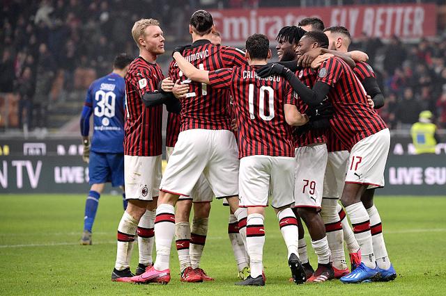 神之一脚！德甲保级队惊现蝎子摆尾式神仙球，现场视角，太丝滑了（逆天一脚！德甲保级队上演蝎子摆尾神球，现场视角行云流水）