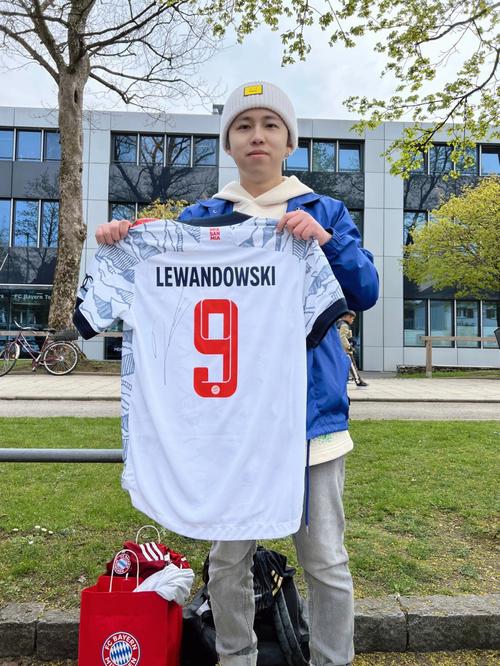 NBA全明星投票将启动，杜兰特申京成热门人选（NBA全明星投票即将开启，杜兰特与申京领跑人气榜）