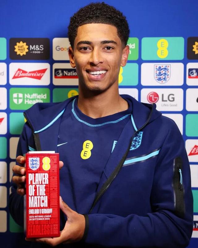 DO：伯恩茅斯前锋塞门约倾向在冬窗加盟曼城（报道称伯恩茅斯前锋塞门约倾向于在冬窗转会曼城）