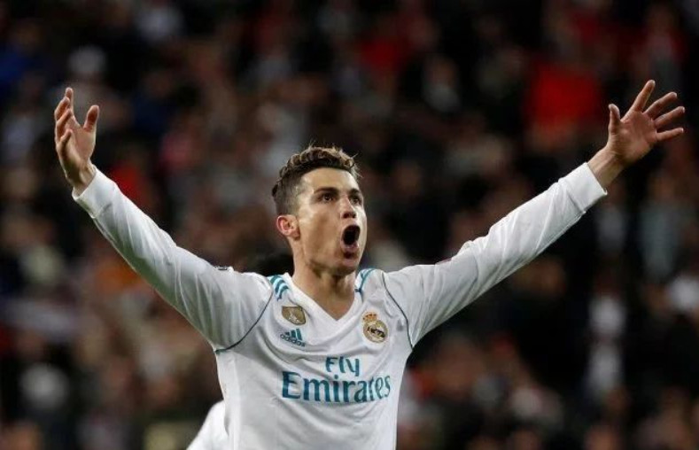 全场8次扑救，诺伊尔当选巴黎vs拜仁全场最佳（神勇8扑！诺伊尔当选巴黎战拜仁全场最佳）