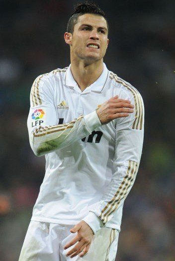 英博祝贺国安足协杯夺冠：衷心祝愿国安在新的征程上续写辉煌（英博恭贺国安问鼎足协杯，盼新征程再写辉煌）