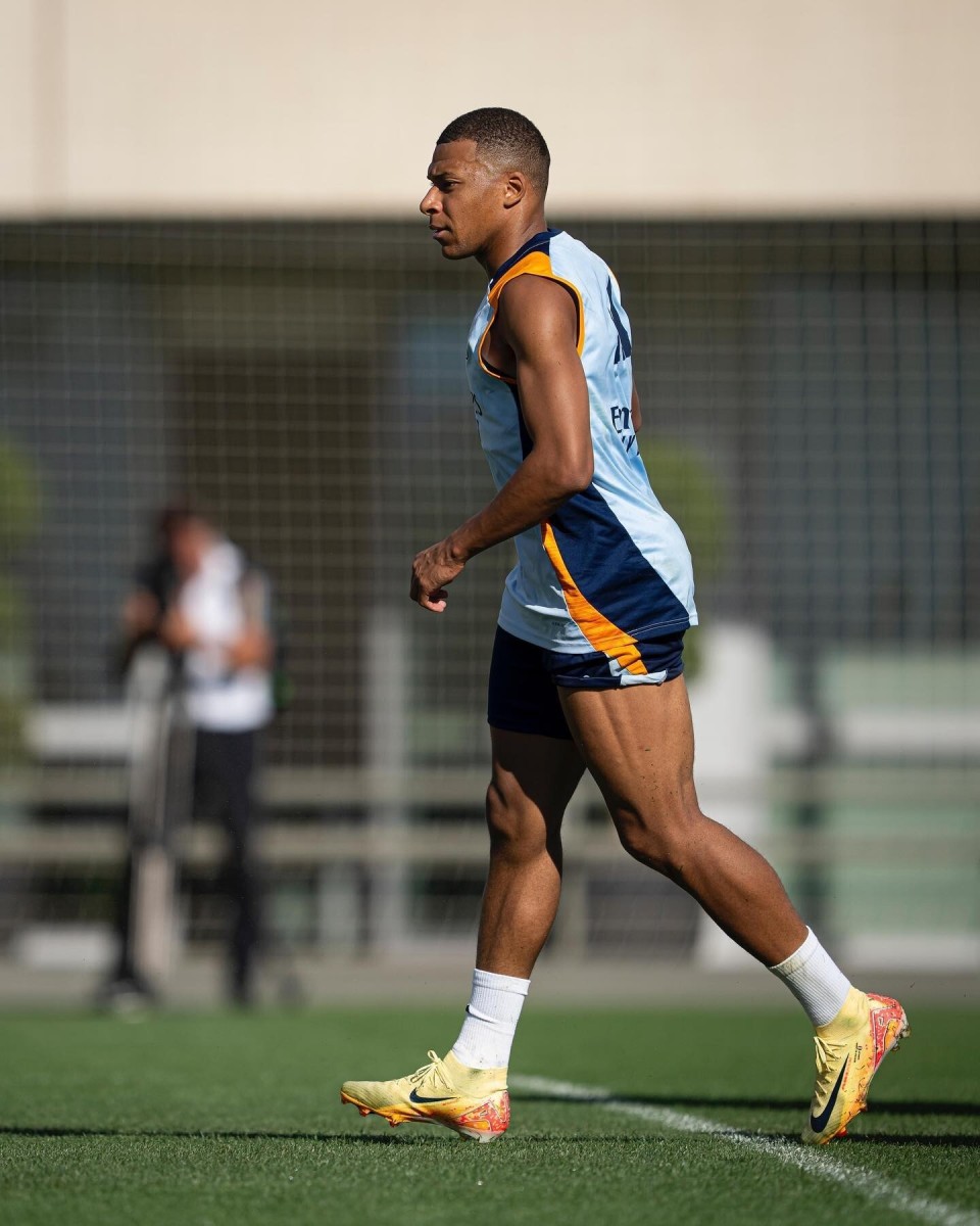 莫雷托：圣地亚哥不想1月离队；阿里萨拉会租借去图卢兹（莫雷托：圣地亚哥无意在一月离队；阿里萨拉将租借赴图卢兹）