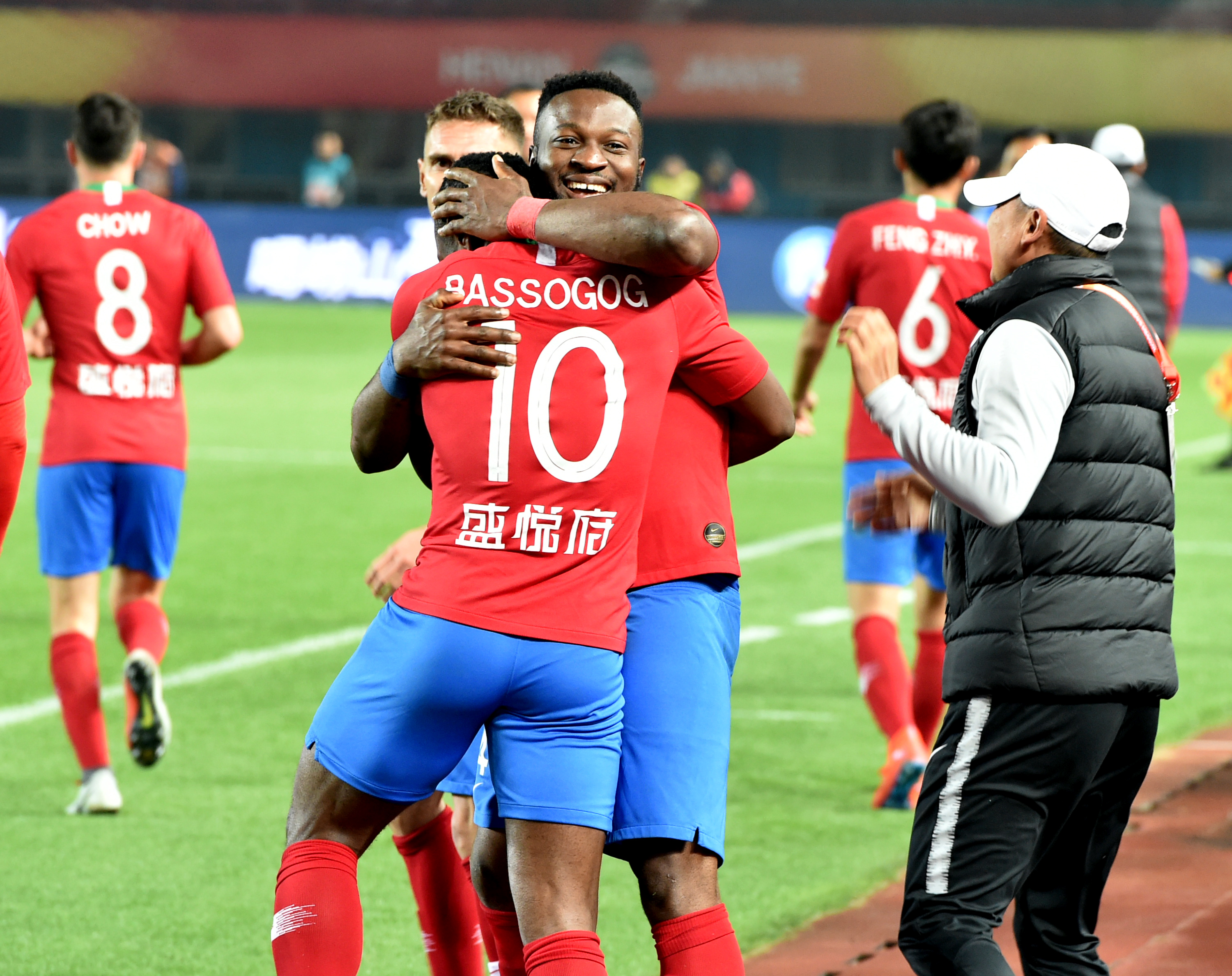 篮球湖人球员训练后心理状态稳定（湖人队球员训练结束后心理状态平稳）