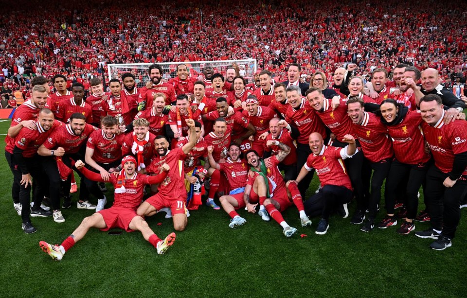 重庆铜梁龙冲超成功，重庆足球时隔4个赛季重返中超